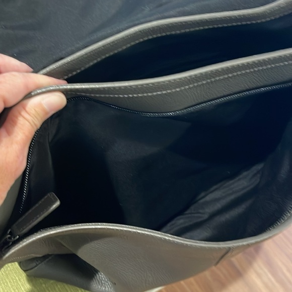 Coach “Camden” Pebbled Leather Unisex Messenger Bag - Picture 9 of 16